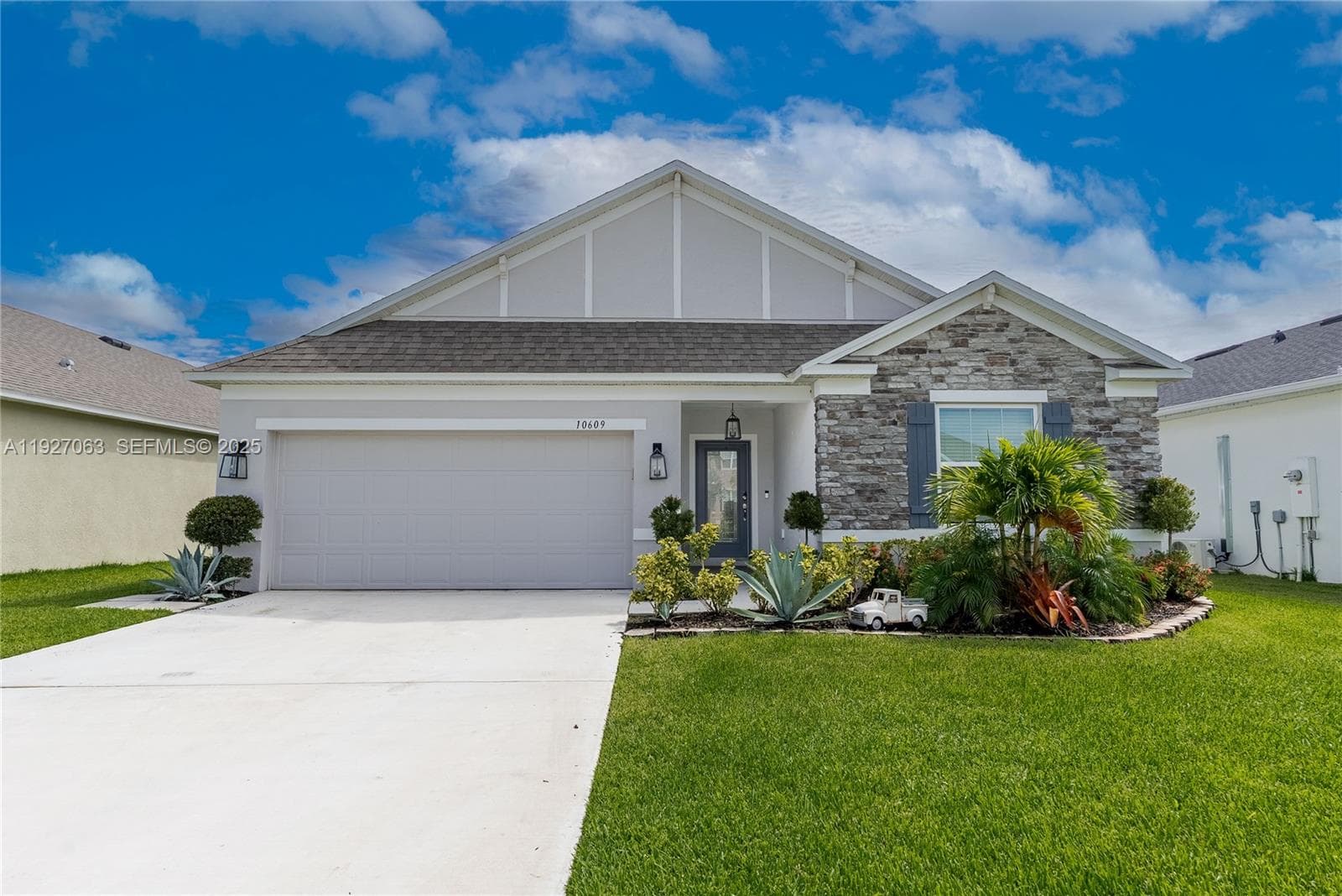 10609 SW Vasari Way, Port St. Lucie FL 34987
